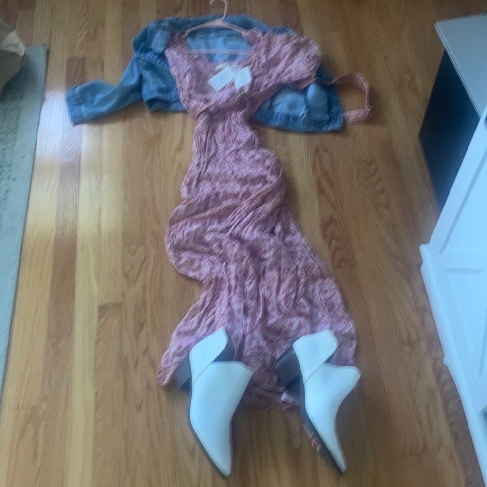 Entire outfit  100$ boots size 10 dress medium